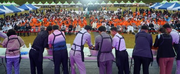 ‘삼합에 소고기까지’ 더 풍성해진 영산포 홍어·한우축제 기대하세요