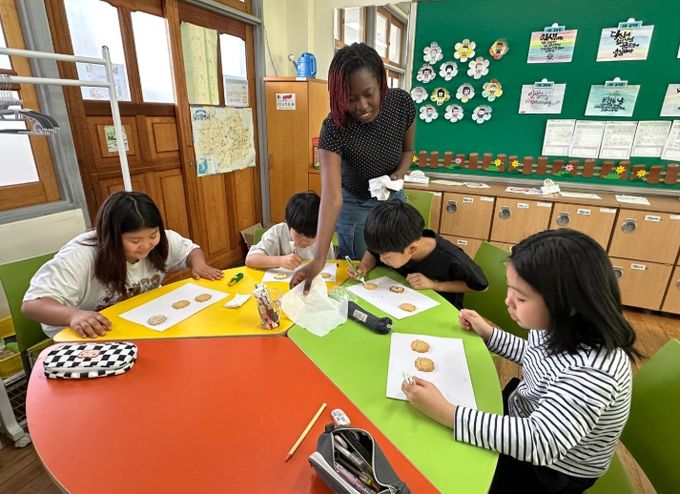지난 22일 평동중학교에서 열린 '찾아가는 세계문화 유랑단' 활동사진