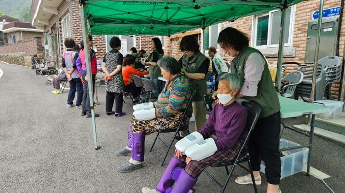 ‘찾아가는 전남행복버스’ 행복 가득 싣고 진월면 장재마을로 - 진월면(의료 보건 서비스 제공