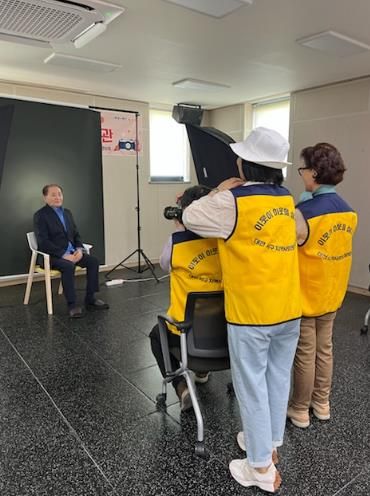 둔산3동 우리동네 사진관 봉사활동 장면