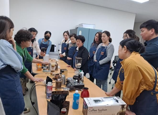 고창군가족센터, 다문화 ‘바리스타 교육’ 성료.. “교육생 전원 자격증 취득”
