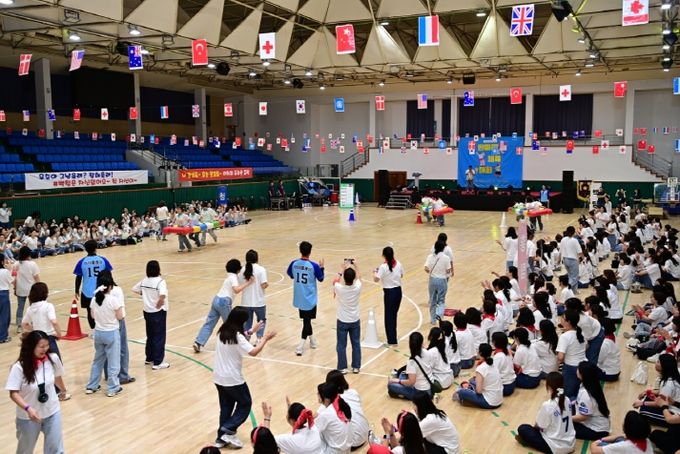 대구 동구청(구청장 윤석준)은 지난 16일, 대구복합스포츠타운 시민체육관에서 ‘2025년 동구 보육교직원 한마음 체육대회’를 개최했다.