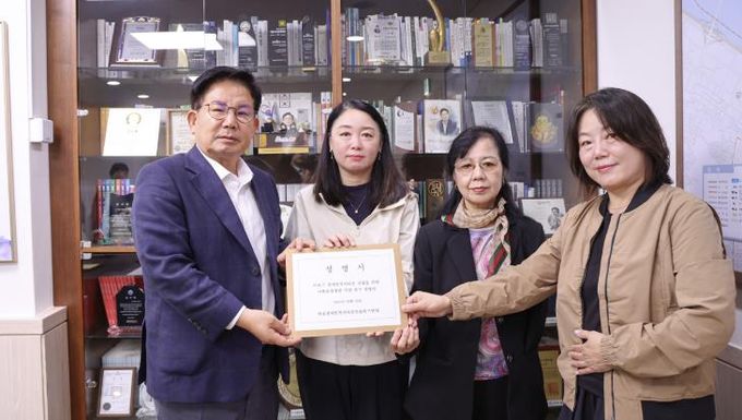 2025년 10월 13일 마포장애인복지타운건립촉구연대가 마포구에 성명서를 제출했다.