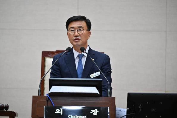 완주군의회 유의식 의장, “행안부 ‘의회 의결 권고’로 즉각 결정해야”