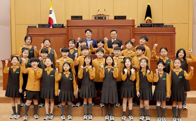 성모초 학생들, 대전시의회에서 사회 문제 열띤 토론