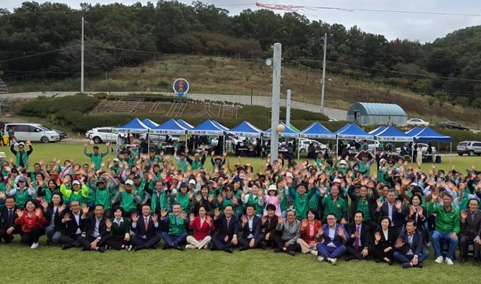‘수성구새마을회, 한마음 전진대회’ 단체사진