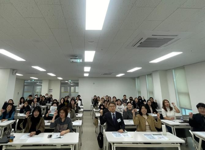 천안시청소년상담복지센터는 22일 청소년복합커뮤니티센터에서 ‘부모·자녀 기질 맞춤형 가족 소통법’을 진행했다.