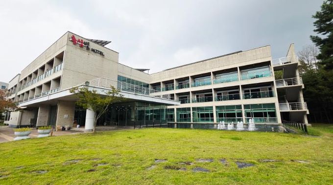 진안군 홍삼빌, 펫 프렌들리호텔로 새 출발(외경)