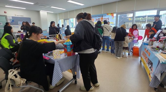 아산시가족센터, ‘가을품은 가족愛장터’로 양육 친화 문화 확산