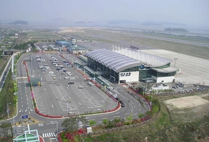 여수공항 전경 사진
