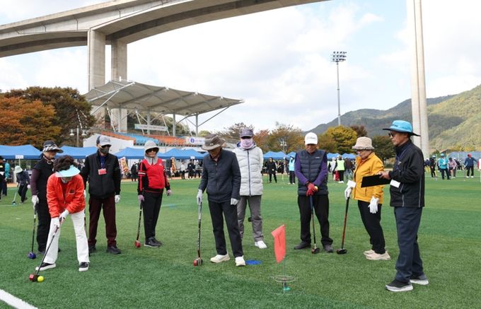 전국을 잇는 그라운드골프 무주 한마당, ‘2025년 어르신 가족사랑 그라운드골프대회’ 성료