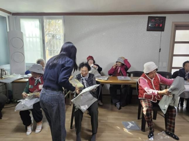 고령보행자 안전용품 착용사진