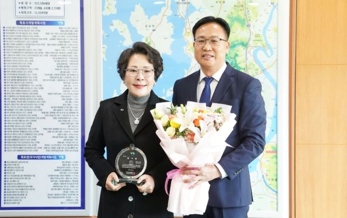 던필드그룹, 목포시에 사랑의 백미 700포 기탁