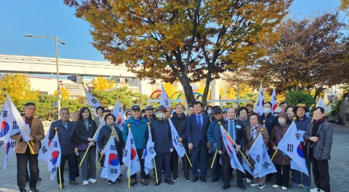 광복회 대구광역시지부 수성구지회, ‘나라사랑 태극기 달기’ 캠페인