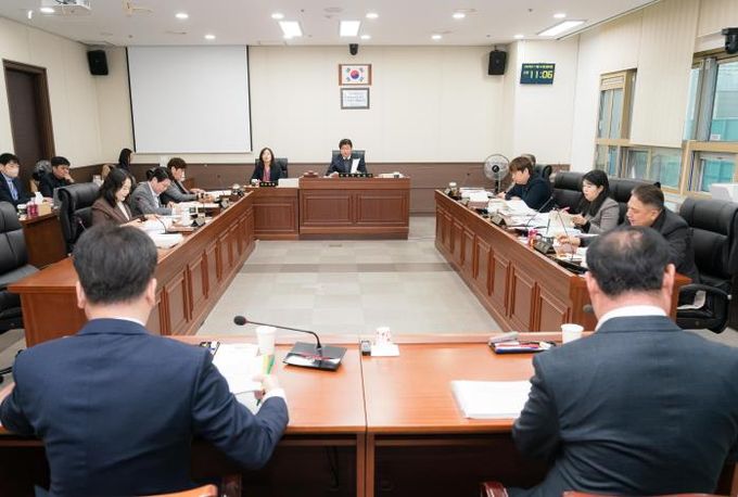 용인특례시의회 자치행정위원회, 행정사무감사 8일차-처인구·읍면동, 기흥구·동, 수지구·동 행정사무감사 실시