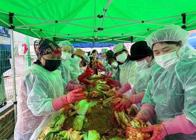 수원시 권선구 세류3동, 겨울철 이웃 위한 ‘사랑의 김장 담가주기’ 행사 개최