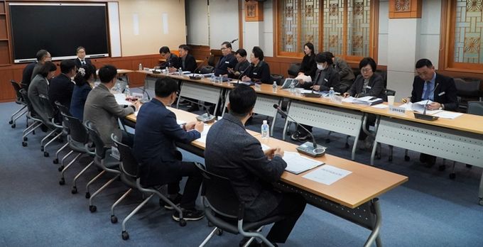 나주시가 지난 26일 강상구 부시장 주재로 ‘나주시 발주 공사 현장 안전대책 점검 회의’를 진행했다.