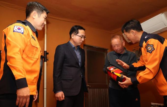 동부소방서와 판암동 취약계층 노후주택 방문