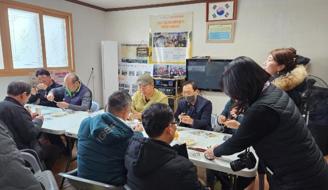 1. 천안시농업기술센터가 귀농·귀촌인 재능기부 행사를 진행하고 있다.