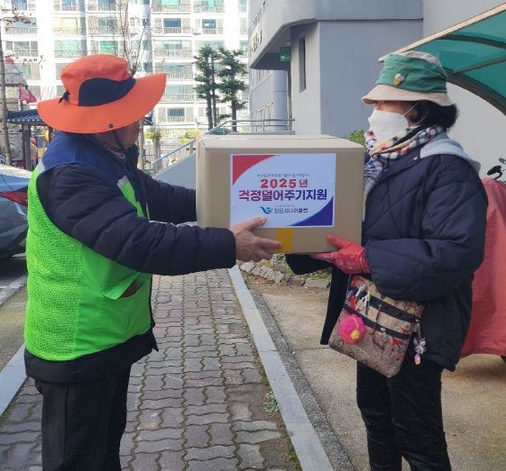 정읍시니어클럽, ‘걱정덜어주기’ 사업 호응… 내년 노인일자리 2743개로 확대