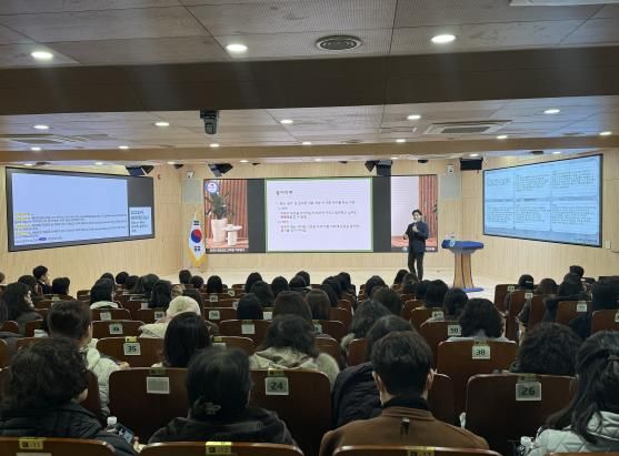대구교육연수원, ‘어떻게 어른이 되는가’ 특강 운영