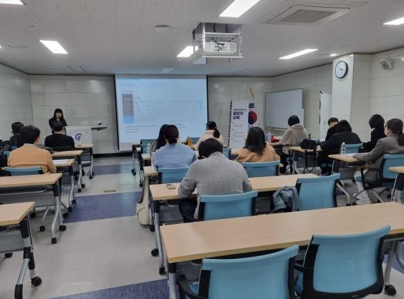 전라남도교육청의 ‘서점바로대출서비스’ 담당자 연수가 진행되고 있다.