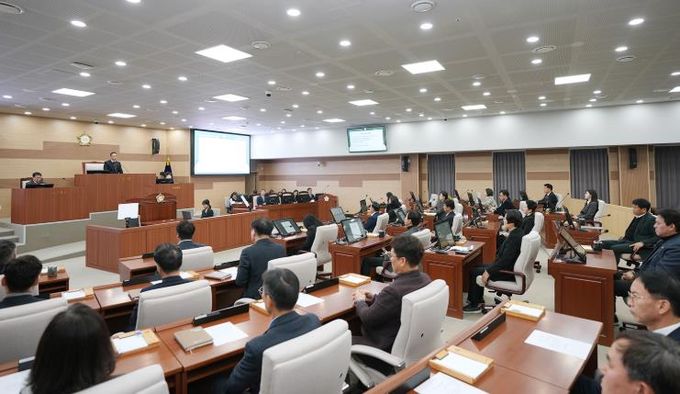 제263회 아산시의회 제2차 정례회 제3차 본회의를 끝으로 2025년 회기를 모두 마무리했다.