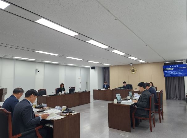 충청광역연합의회 제7회 정례회 제1차 초광역 행정산업위원회 회의 개최