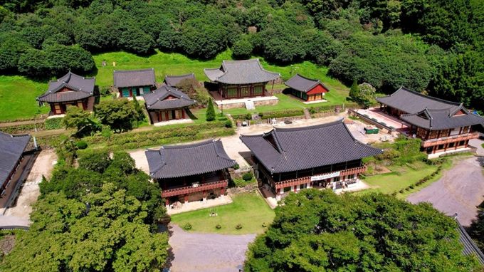 빼어난 자연경관을 자랑하는 나주 불회사가 ‘2025년 우리고장 국가유산 활용사업’에서 전통산사 분야 우수사업으로 선정되며 2년 연속 국가유산청장상을 수상했다.