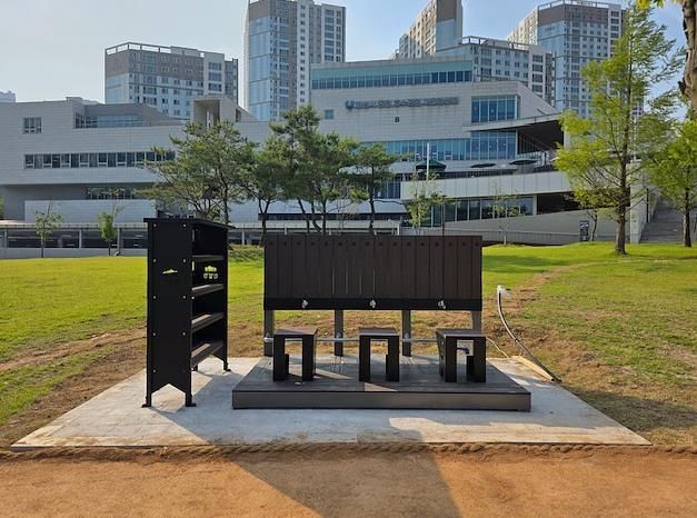 송방천공원 맨발산책로 세족장