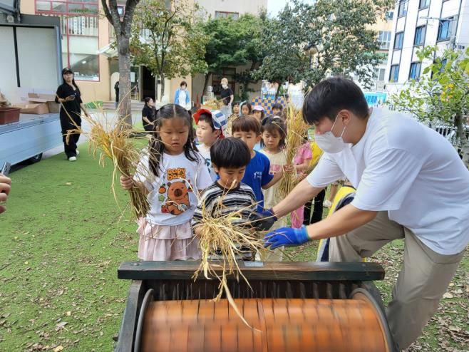 친환경농산물 마케팅 본격화(2025년 도시지역 학교 텃밭체험 사진)