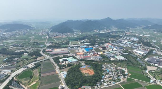 마산리 고분군 원경 사진