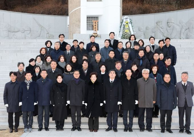 2026년 병오년 맞아 앞산 충혼탑 참배