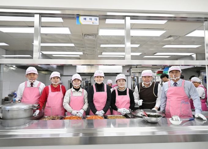 연천군의회, 2026년 새해 출발… 시무식과 나눔 봉사로 의정활동 개시