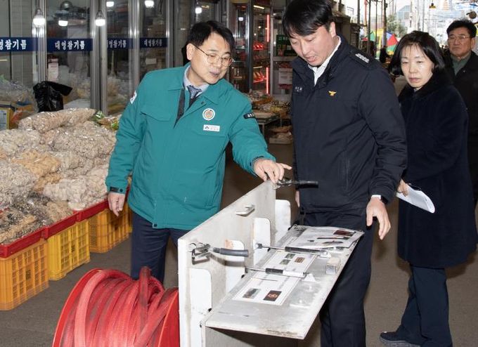 윤일현 부산 금정구청장, 겨울철 주민 안전 주요 시설 현장 방문