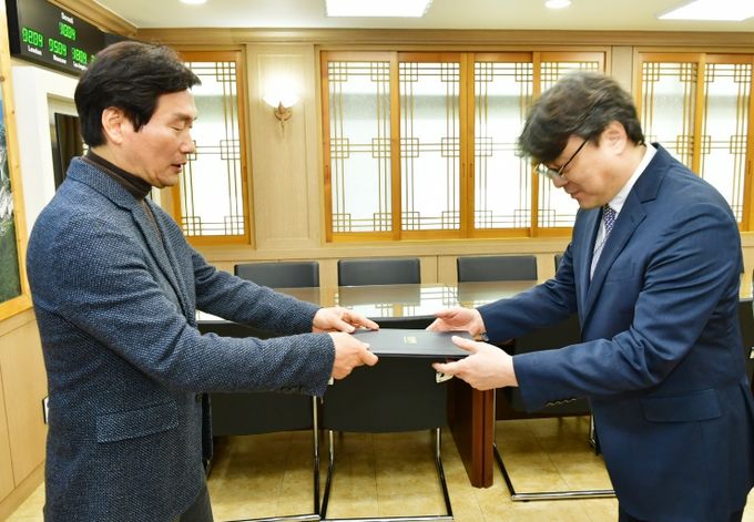 경산시 - 경산시립예술단, 공개모집으로 새 지휘봉 잡았다(합창단 지휘자 우성규)