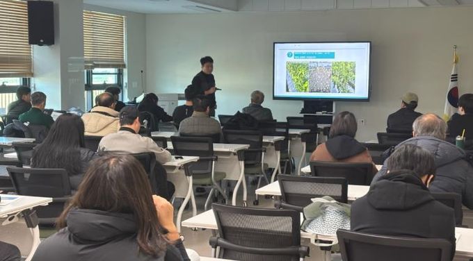 20일 밀양시농업기술센터 농업인교육관에서 열린 2026 새해농업인실용교육 모습