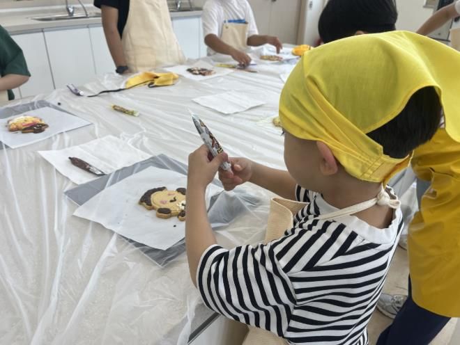 지난해 과학교실 사진(과학관 캐릭터 모양부석태 쿠키 아이싱 체험)