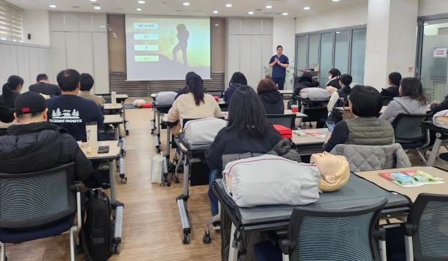 응급처치 상설교육이 진행되고 있다.