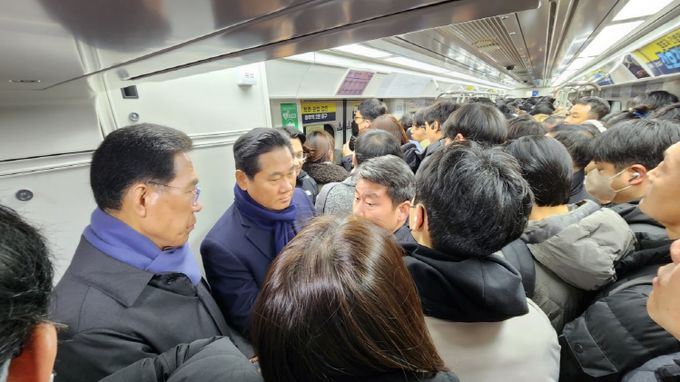 ‘김포골드라인’출근길 현장