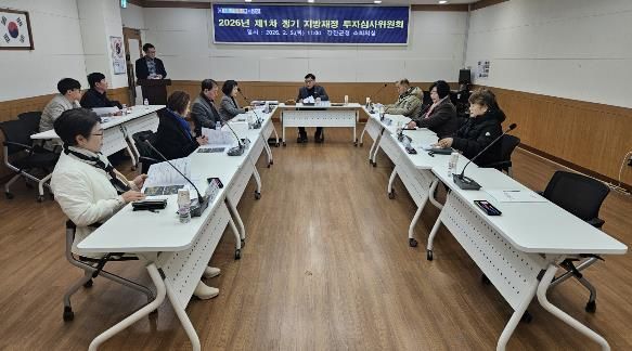 강진군이 5일 장기 지방재정 투자심사위원회를 개최했다.