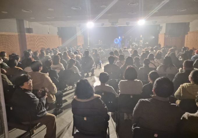 2월 진행된 신 앤 더 스윙 메이커스 공연