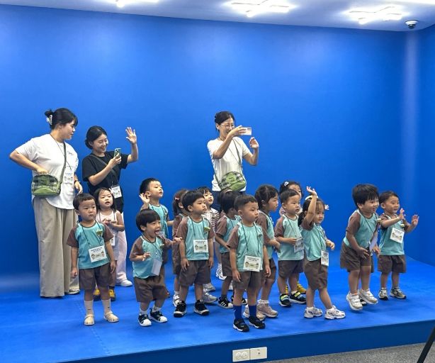 달성어린이숲도서관, 어린이 단체 견학 신청(지난해 7월 달성어린이숲도서관가상체험실을 탐방중인 어린이들)