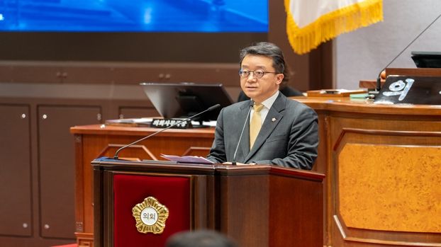 강남구의회 윤석민 의원이 제332회 임시회 제2차 본회의에서 5분 자유발언을 하고 있다.