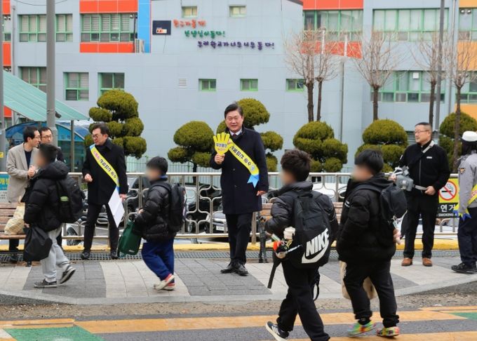 미추홀구, 신학기 맞이 ‘우리 아이 안전한 등굣길’ 교통안전 캠페인