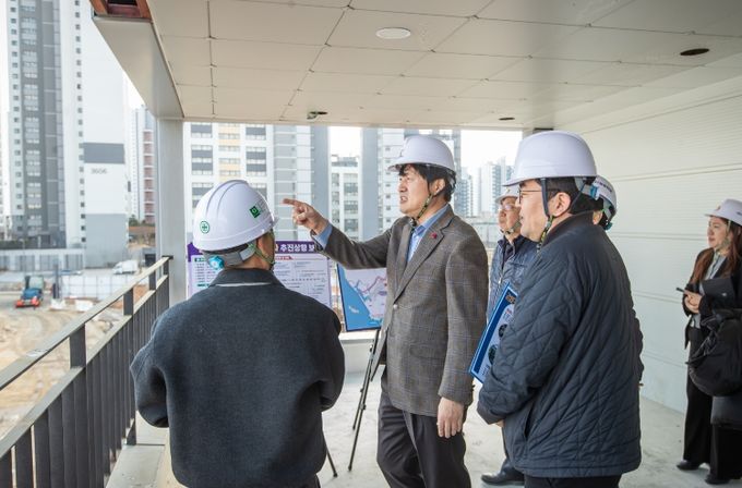 강범석 서구청장, 검단구 임시청사 현장 방문... “안전 최우선” 당부