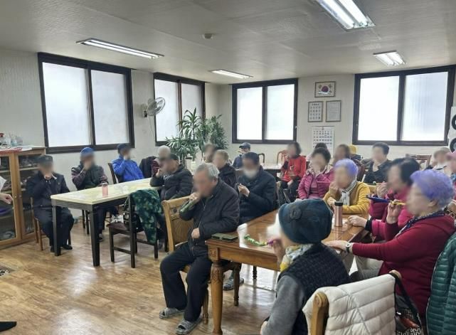 5일 성포주공4단지 경로당에서 찾아가는 구강보건교육이 진행중이다