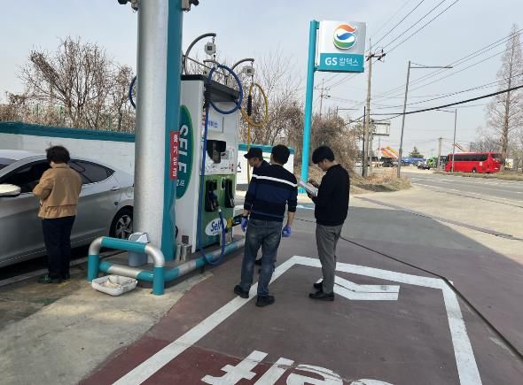 지난해 주유소 현장 확인 모습