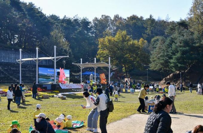 (참고사진-지난해)유아숲 프로그램 가족의 숲 행사가 개최 됐다