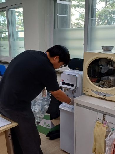 먹는물 수질검사 작업사진